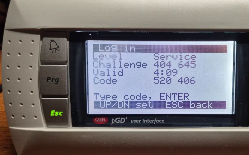 A pGD1 terminal with the xAuth login screen: level Service, the challenge, its remaining validity and the access code field
